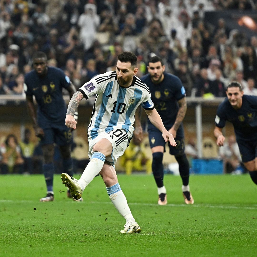 Messi con Argentina: Cuántos Goles Anotó, Asistencias y Todos los Penaltis que Falló